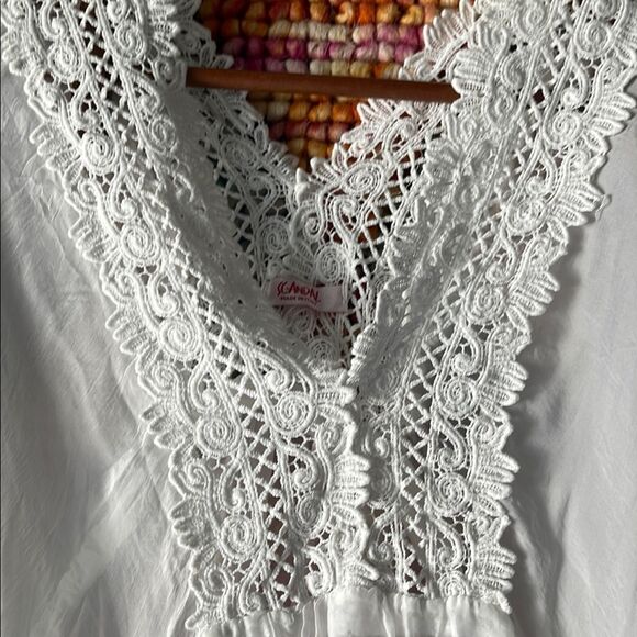 Scandal from Italy White Tunic with Dolman Sleeves and Bib Collar - Picture 2 of 7